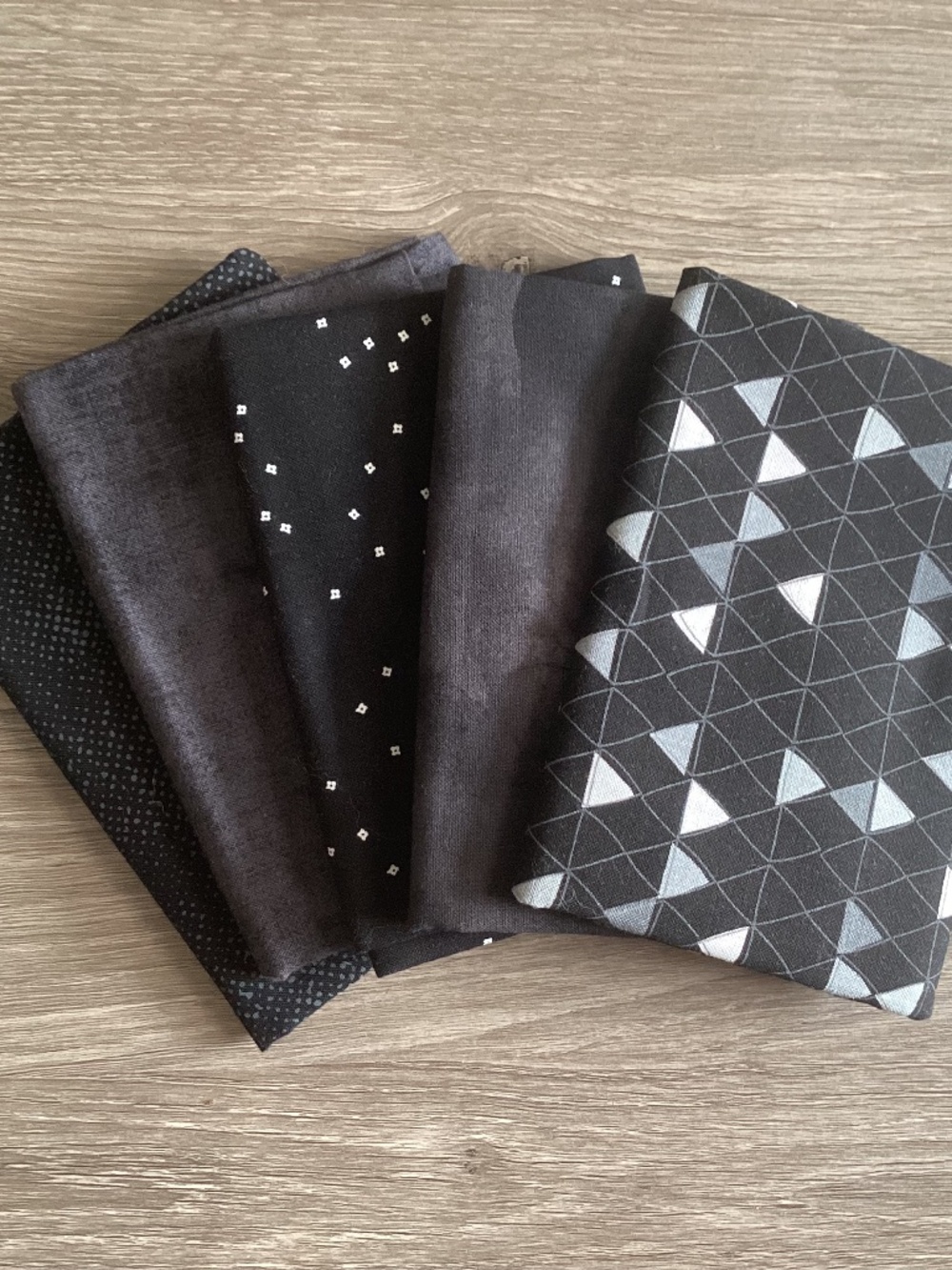 FIGO 5ps Fat Quarter Bundle Black Gray Cotton Quilting Fabric Lot Sewing Crafts